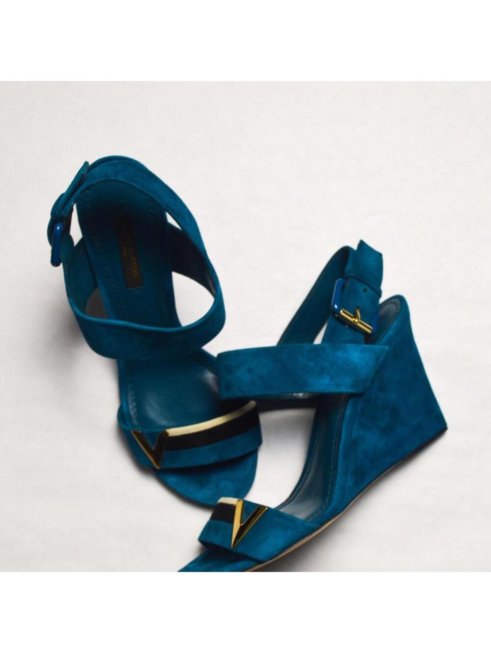 Blue Velvet Louis Vuitton Sandals with black and white stripes - Picture 5 of 5
